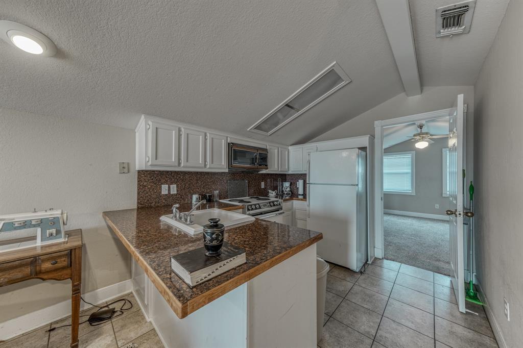 Clear Lake Estate - Residential