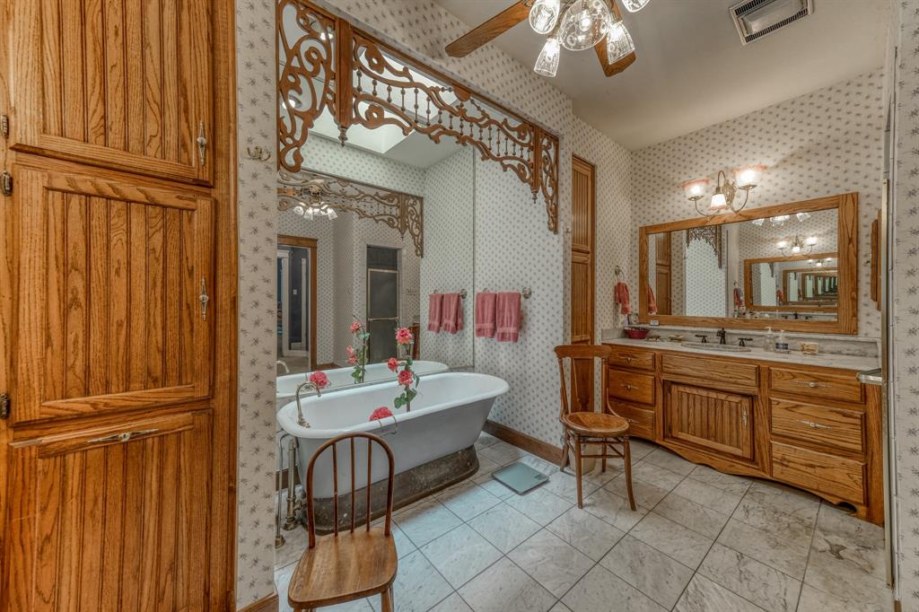 Clear Lake Estate - Residential