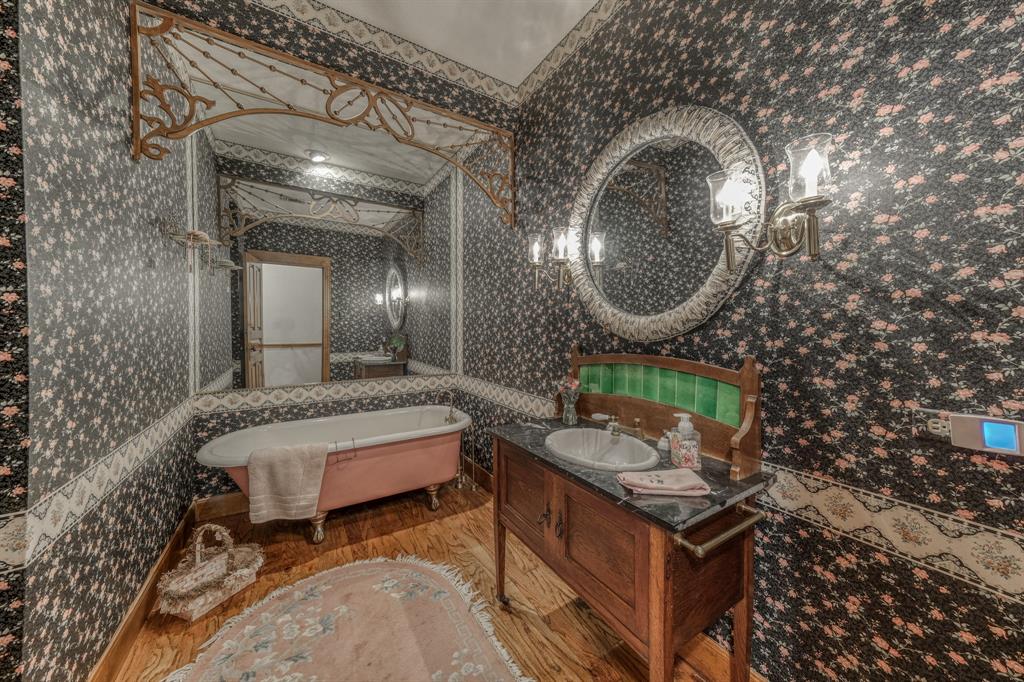 Clear Lake Estate - Residential