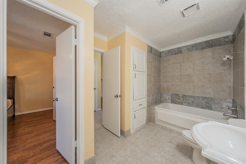 Cloisters Condo The - Residential