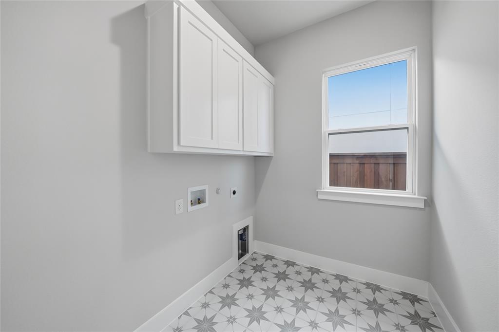 3881 Honeycutt Drive