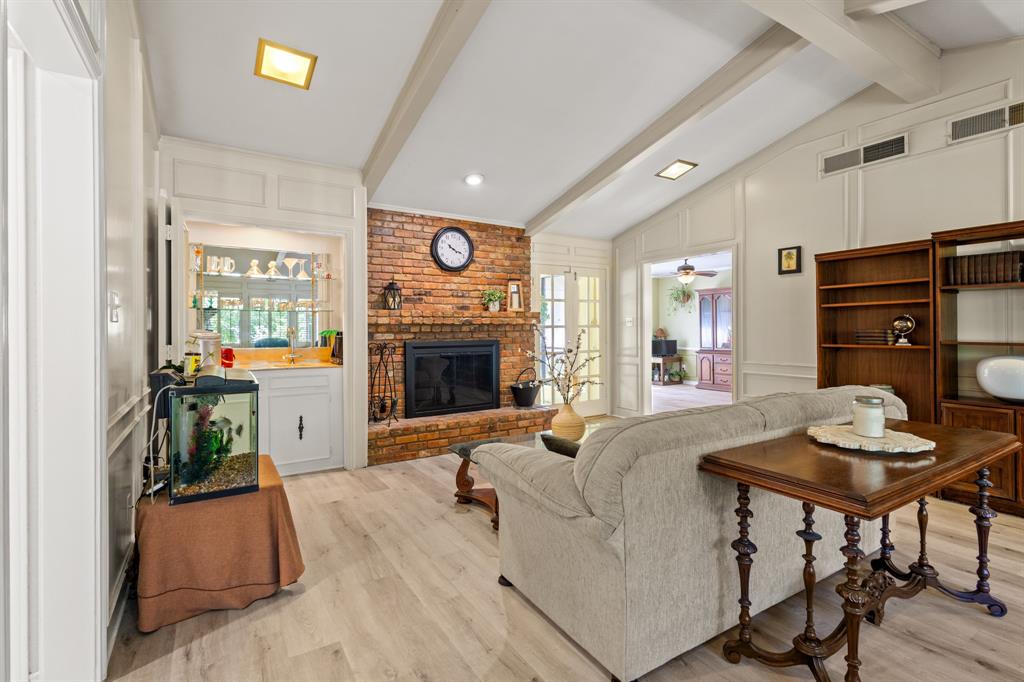 1407 S Alamo Road