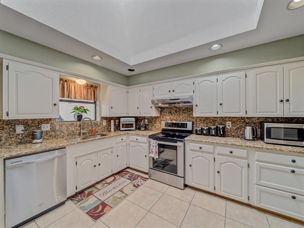 4640 Versailles Lane