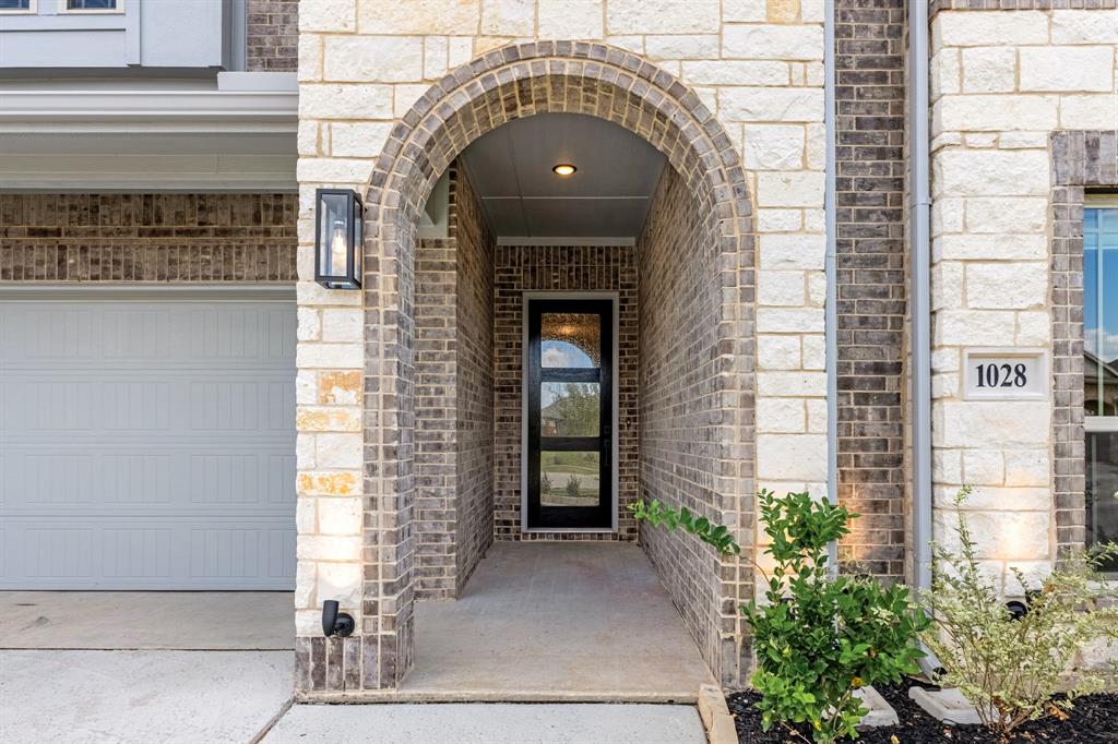 1028 Snowy Owl Drive