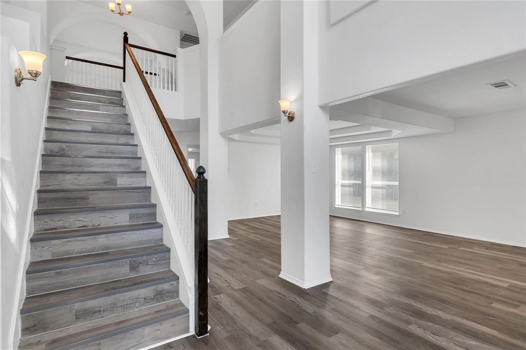 5717 Parkwood Trail