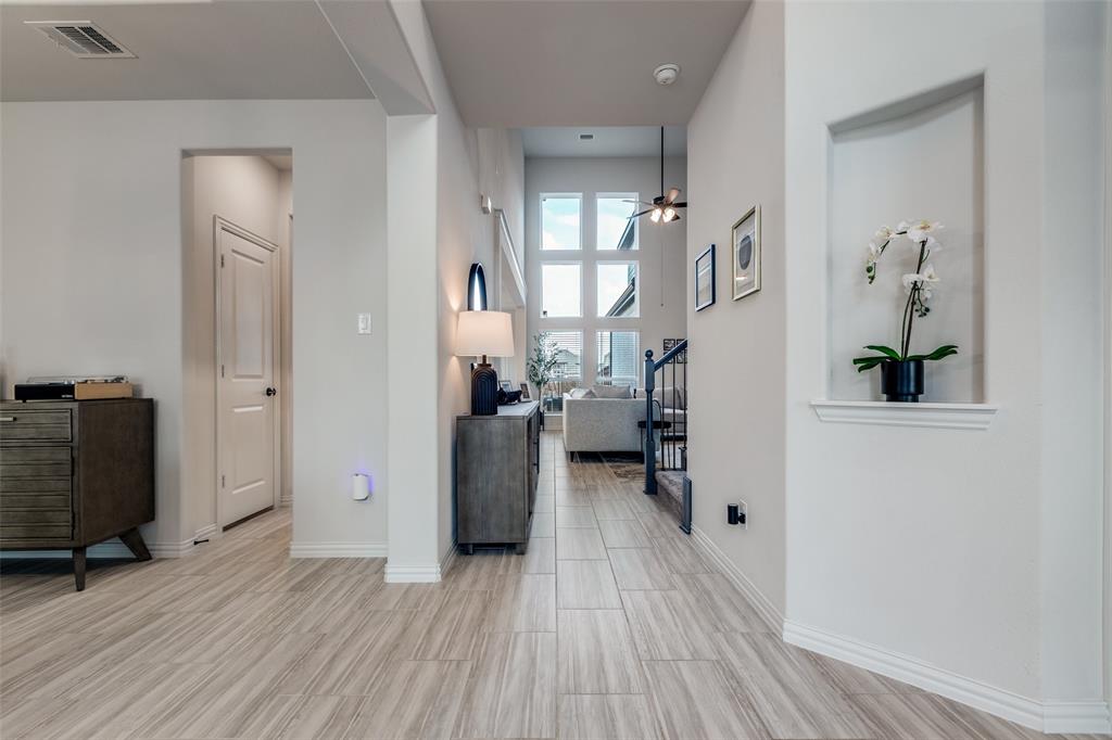 1352 Peregrine Trail