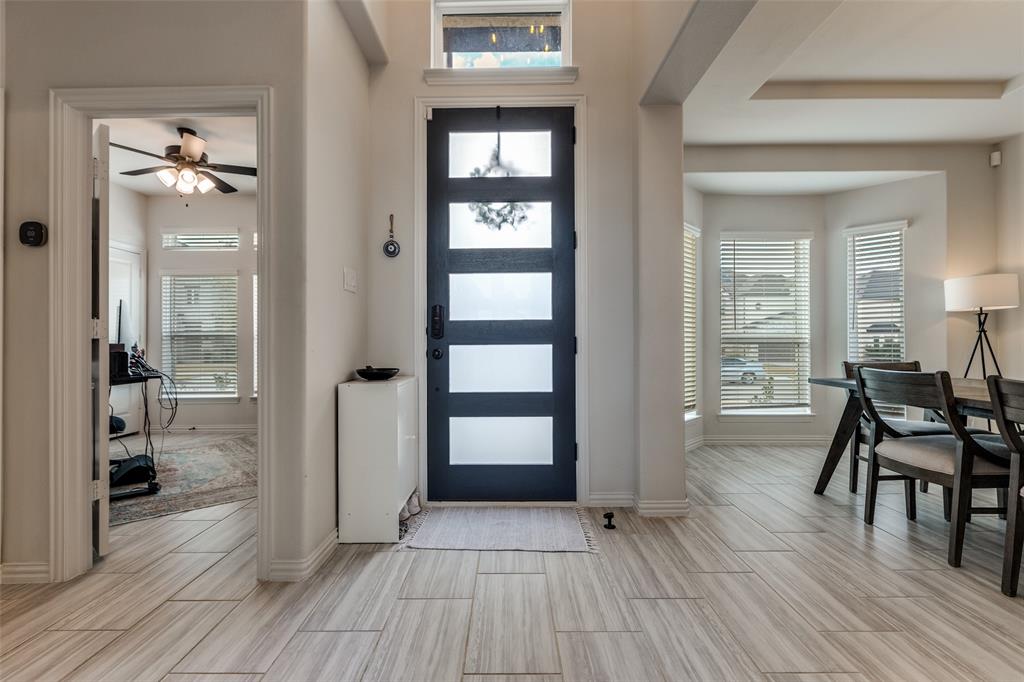 1352 Peregrine Trail