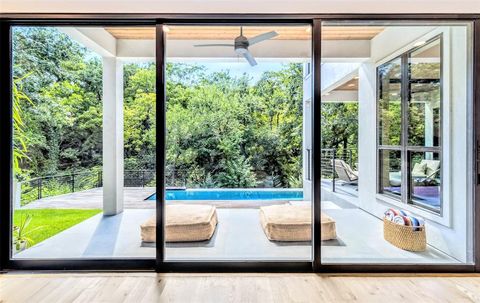 Photo of 655 Kessler Reserve Court, Dallas, TX 75208 (MLS # 21225711)