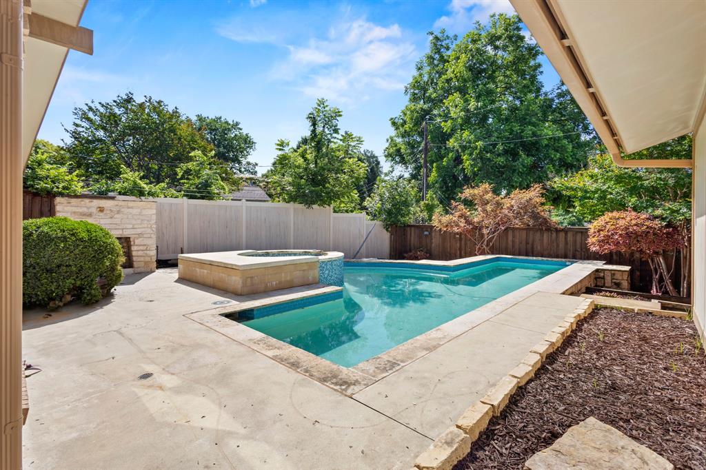 Lochwood Rev - Residential