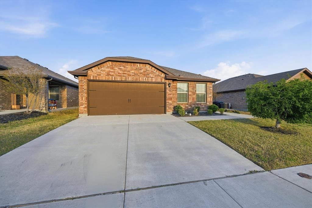 Photo of 9308 Desertrock Road, Fort Worth, TX 76131 (MLS # 21215413)