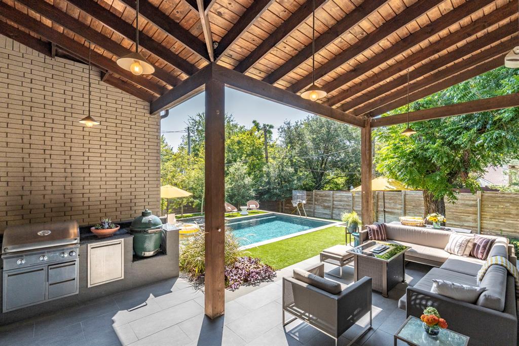 6604 Northridge Drive