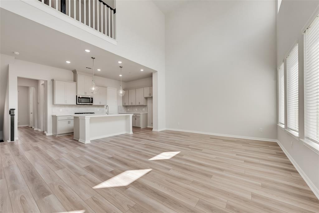 8127 Challenger Lane