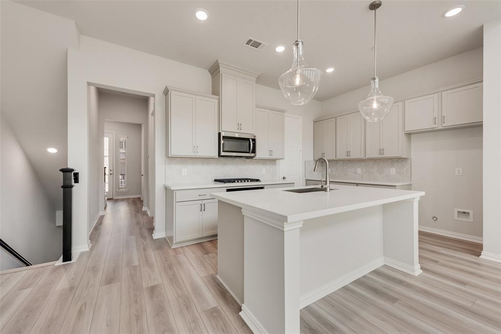 8127 Challenger Lane