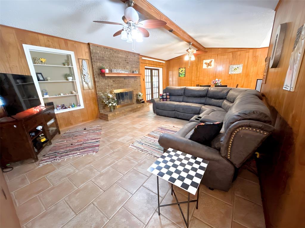 107 W Bayside Drive