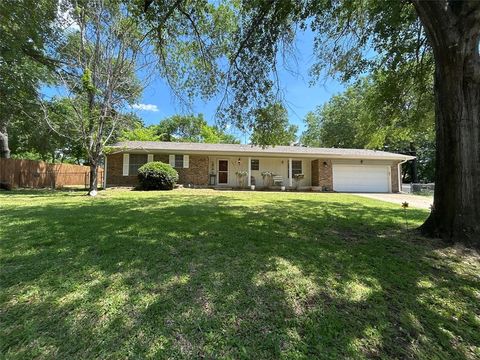 107 W Bayside Drive Mabank TX 75156