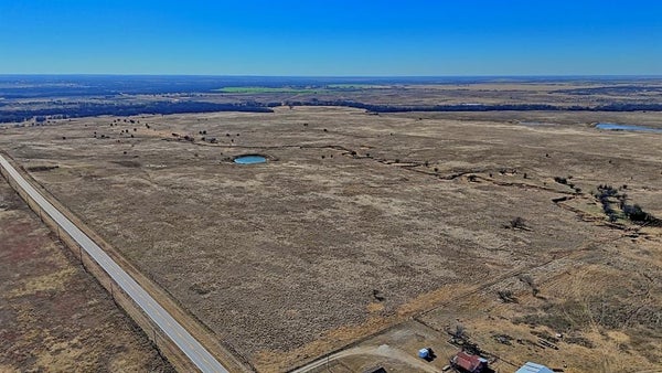 ADDRESS PRIVATE, HENRIETTA, TX 76365 - Image e3a7ff00d9aaaa809bfaa62fb76ae6ed/3650203318