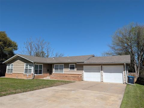 Photo of 2413 Hillview Drive, Fort Worth, TX 76119 (MLS # 21216490)
