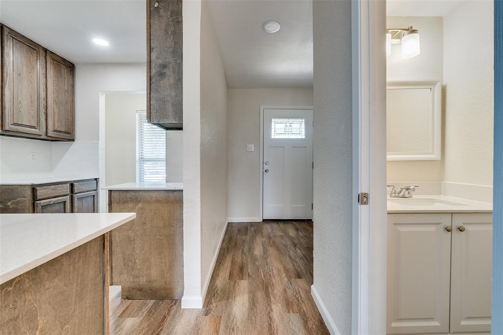 Village East Ph 01 04 - Residential Lease