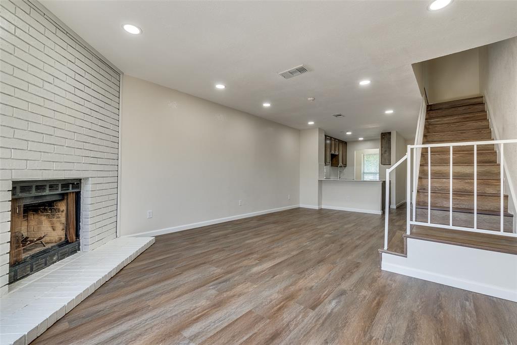 Village East Ph 01 04 - Residential Lease