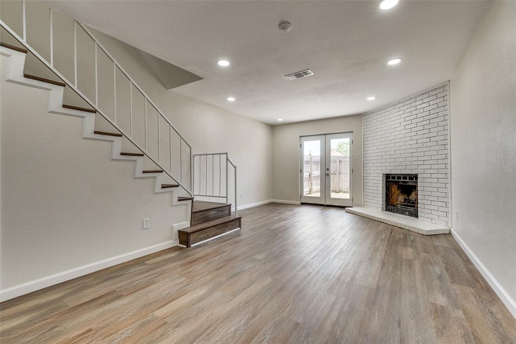 Village East Ph 01 04 - Residential Lease