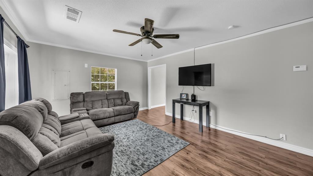 1009 S Brazos Street