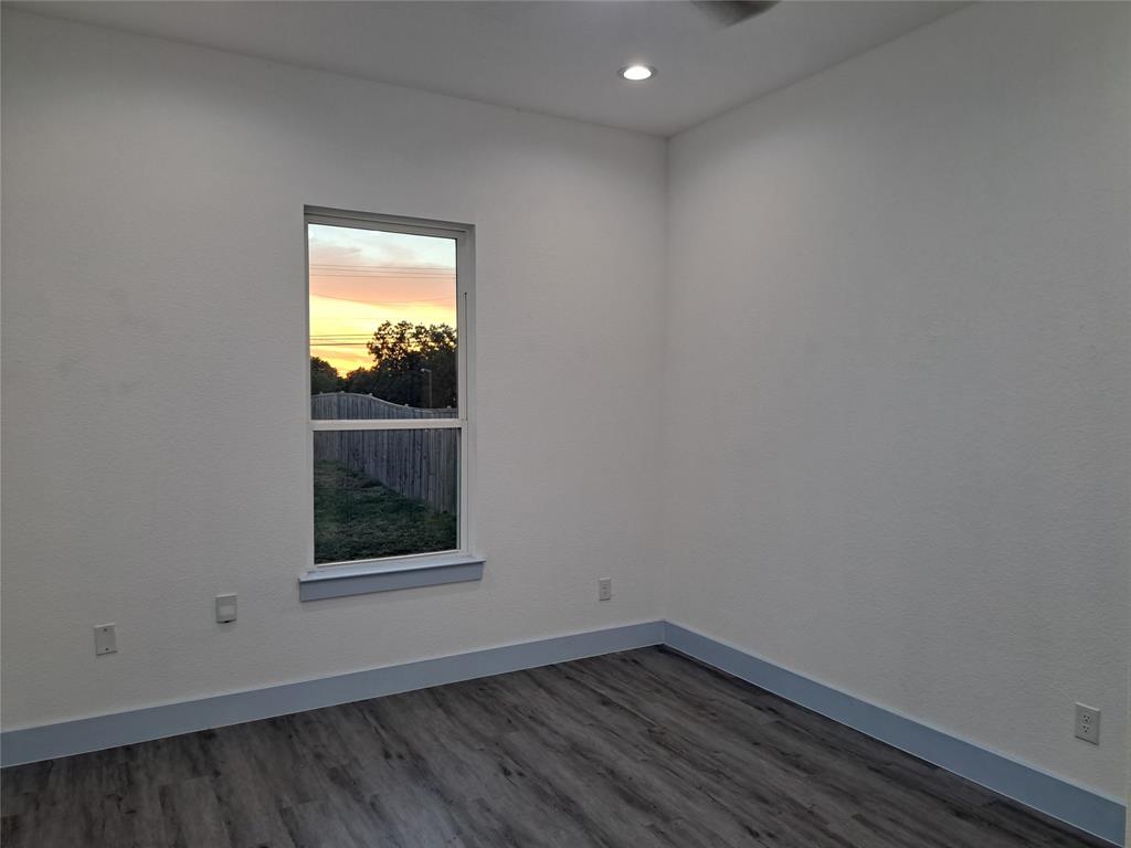 Kiest - Residential Lease