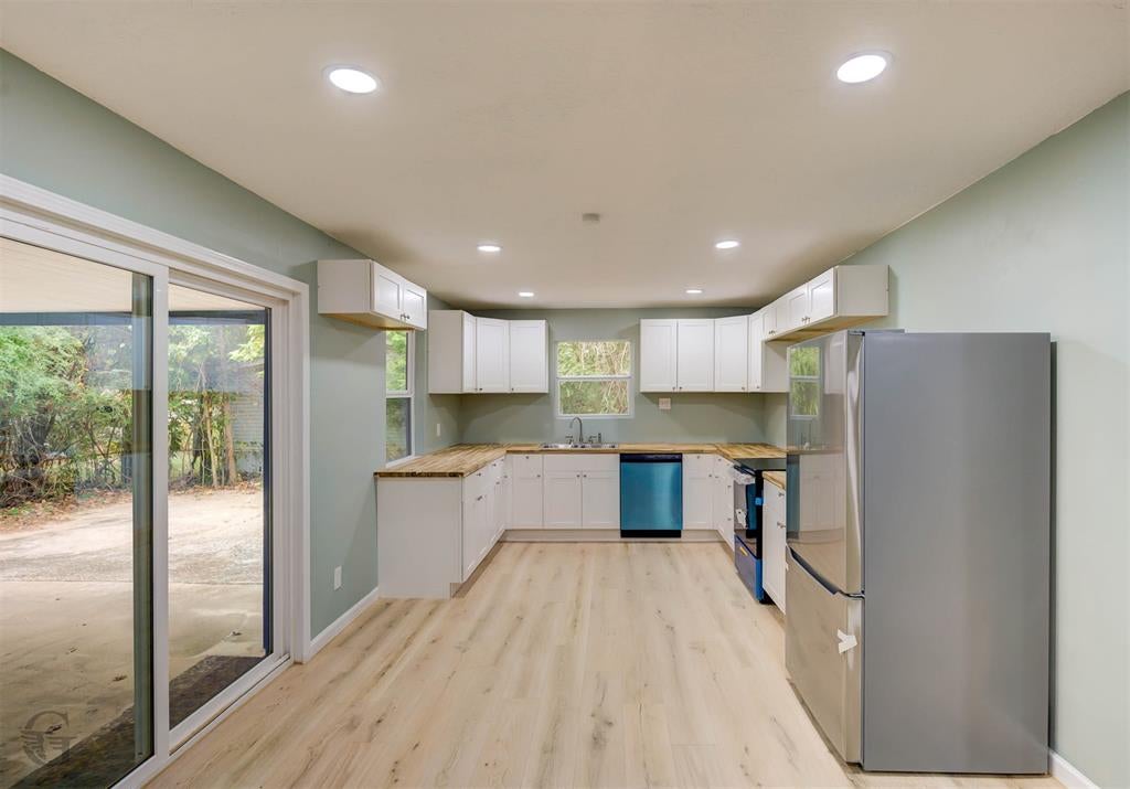 209 W Jackson Avenue