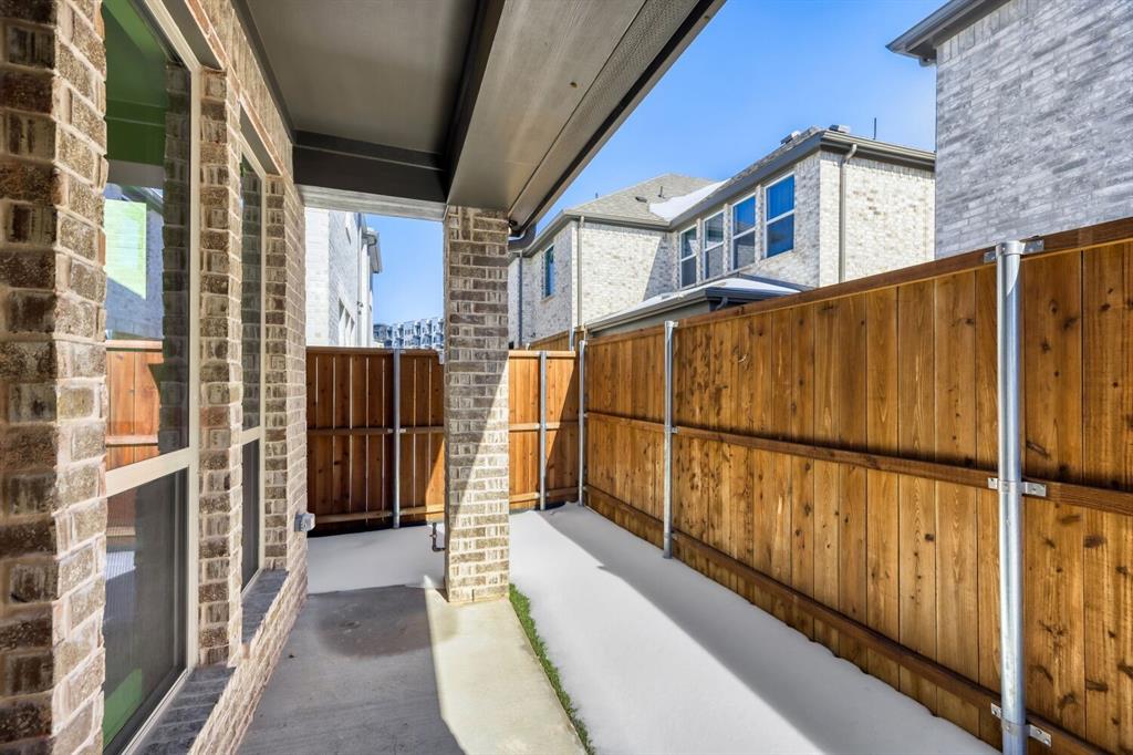 Castle Hills Northpointe Townhomes - Residential