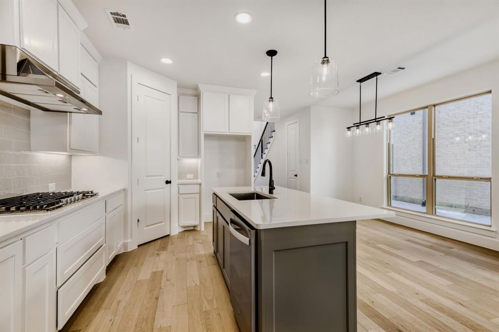 Castle Hills Northpointe Townhomes - Residential