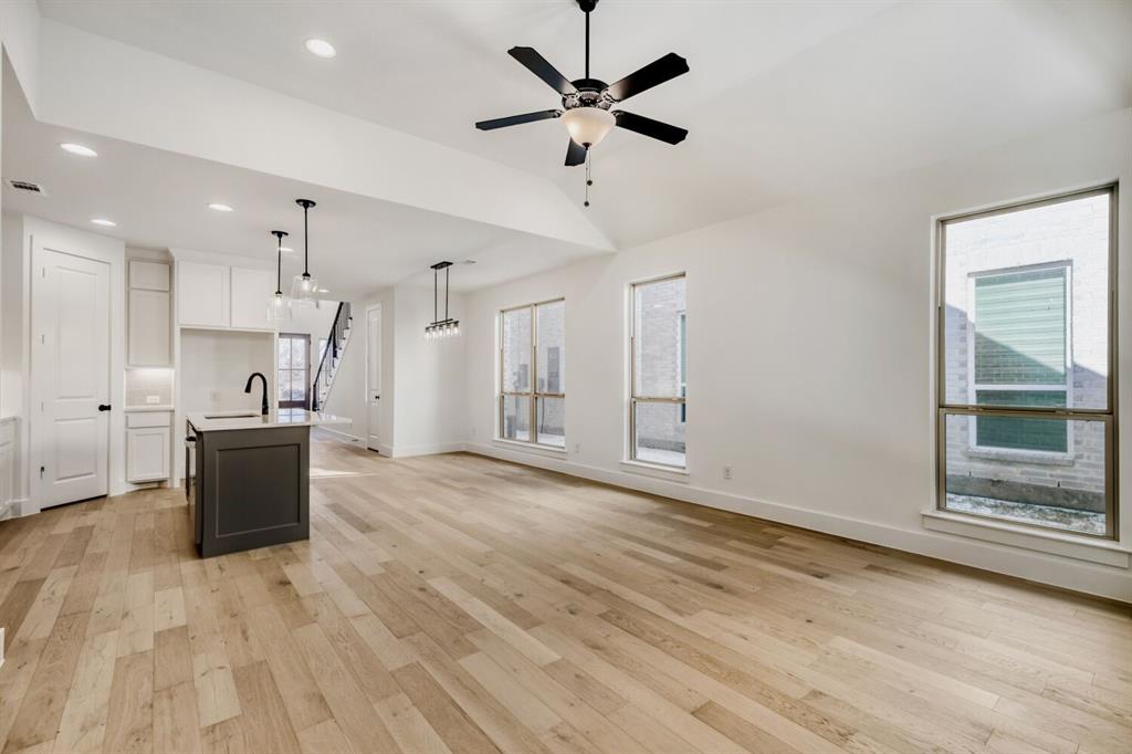 Castle Hills Northpointe Townhomes - Residential