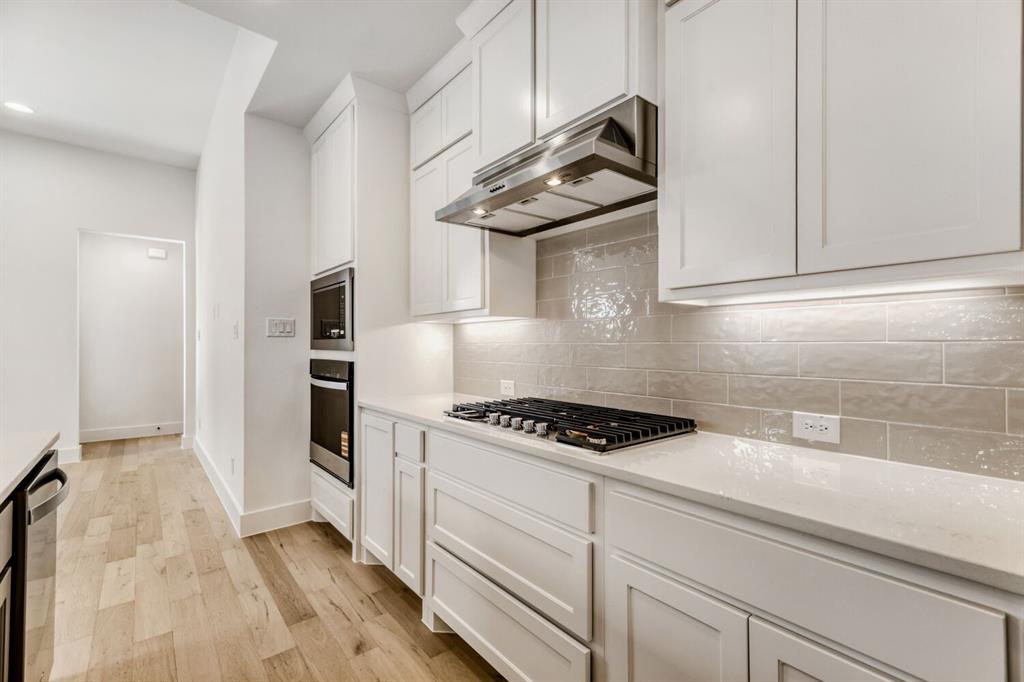 Castle Hills Northpointe Townhomes - Residential