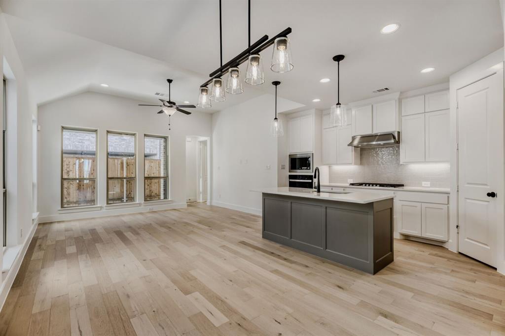 Castle Hills Northpointe Townhomes - Residential