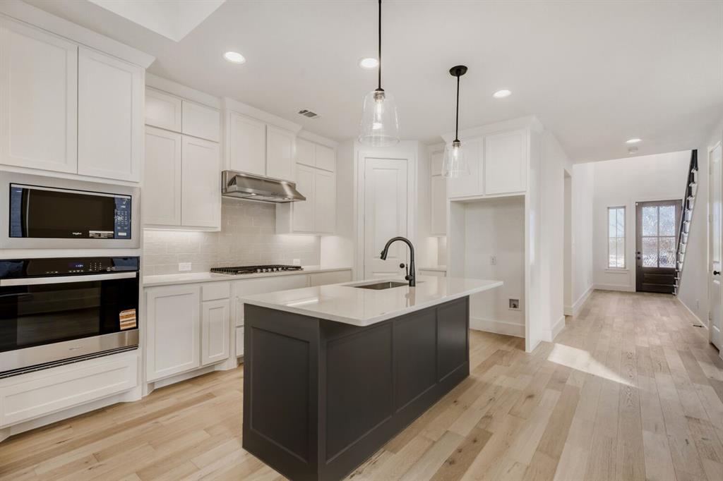 Castle Hills Northpointe Townhomes - Residential