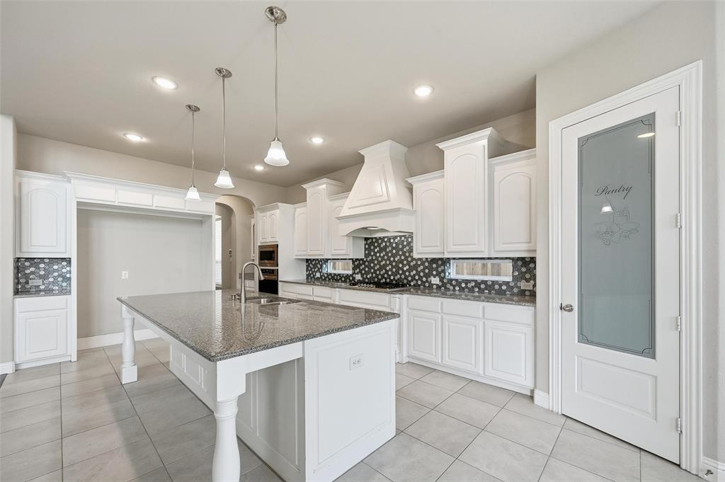 10010 Lucky Debonair Lane