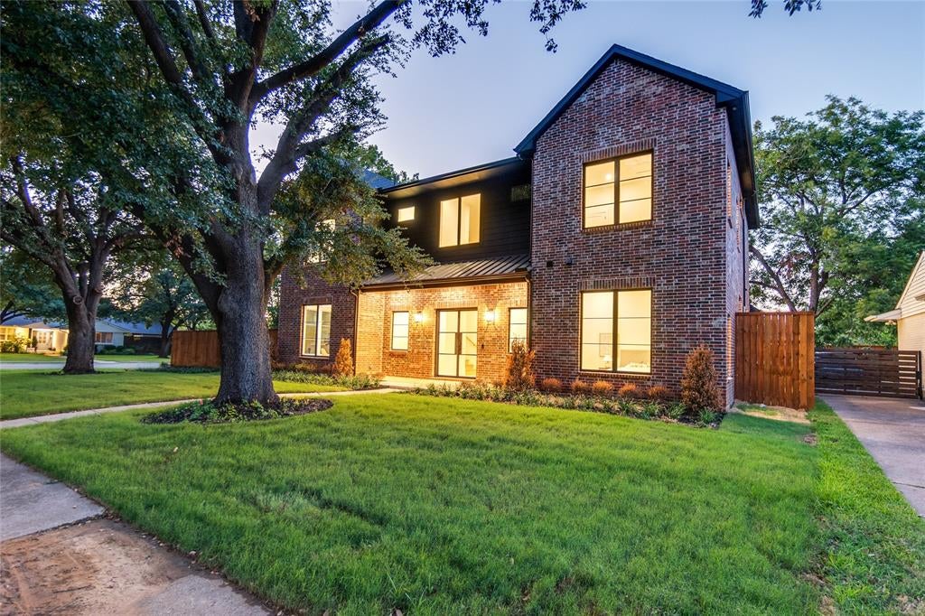 3507 Warick Drive