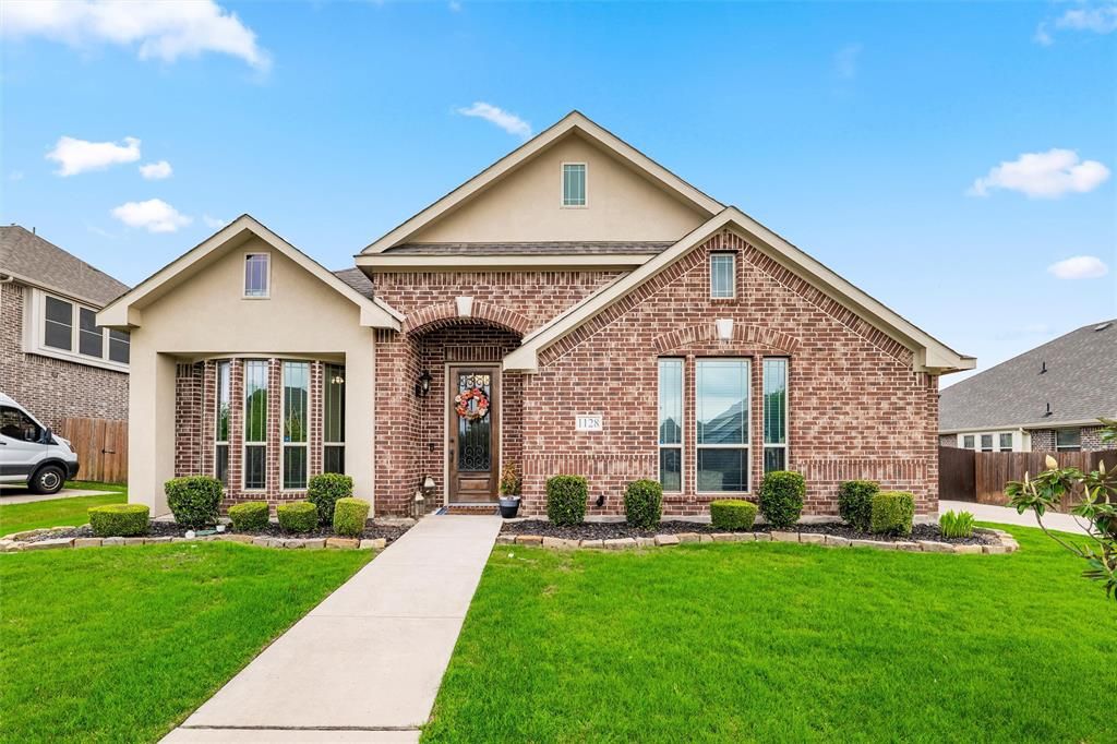 Photo of 1128 Sutton Place, DeSoto, TX 75115 (MLS # 21252341)