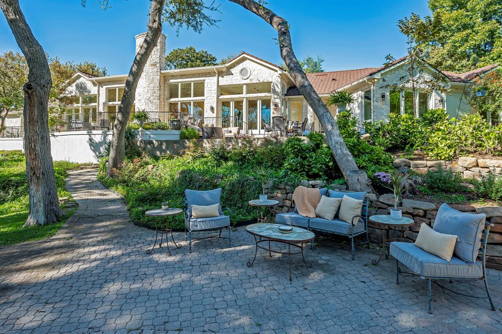 MEADERS LANE - Residential