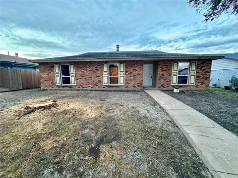 Photo of 3101 Silverdale Lane, Garland, TX 75044 (MLS # 21142073)