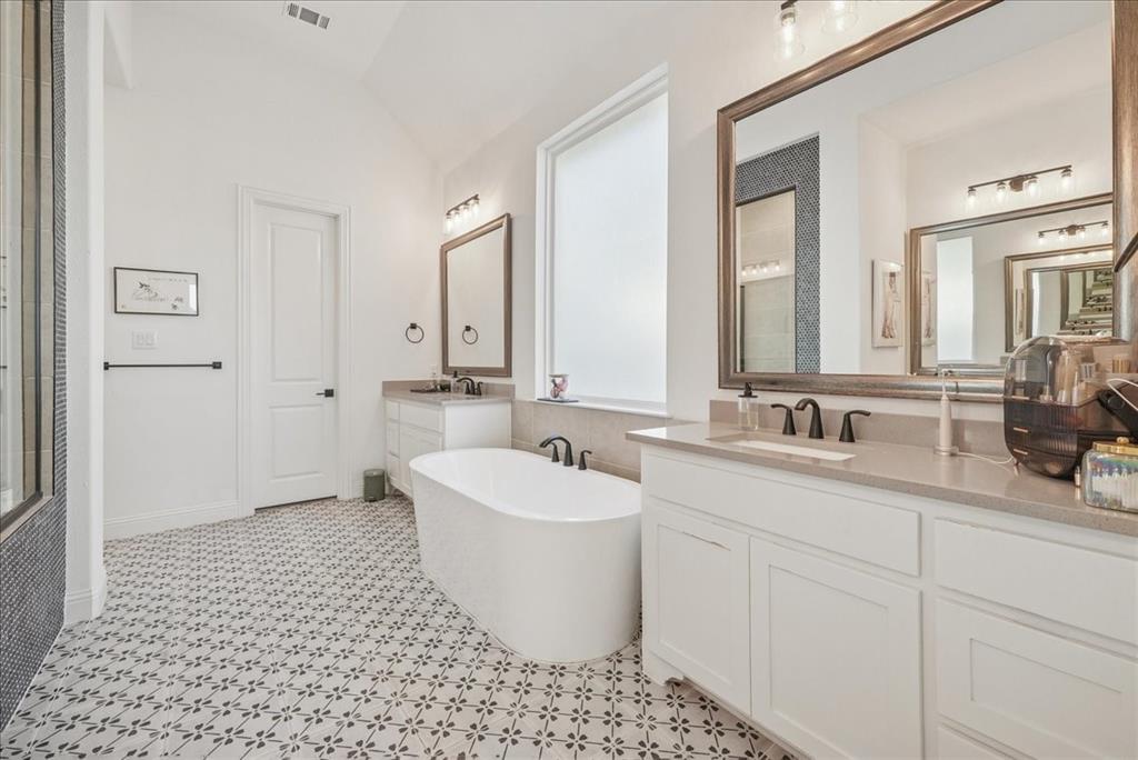 Star Trail Ph Five - Residential