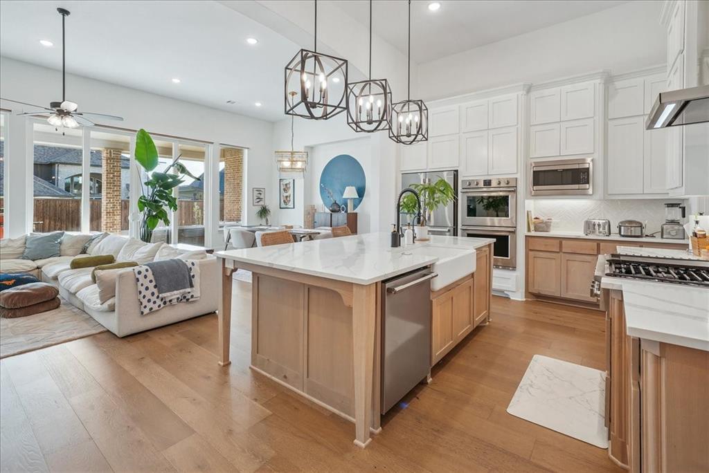 Star Trail Ph Five - Residential