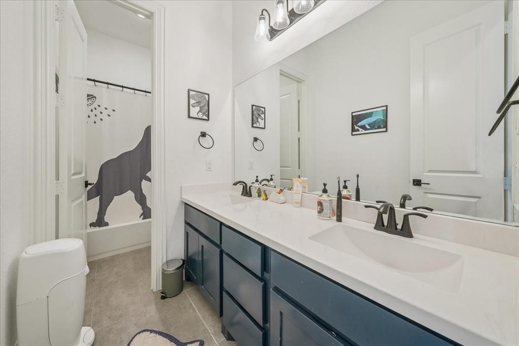 Star Trail Ph Five - Residential