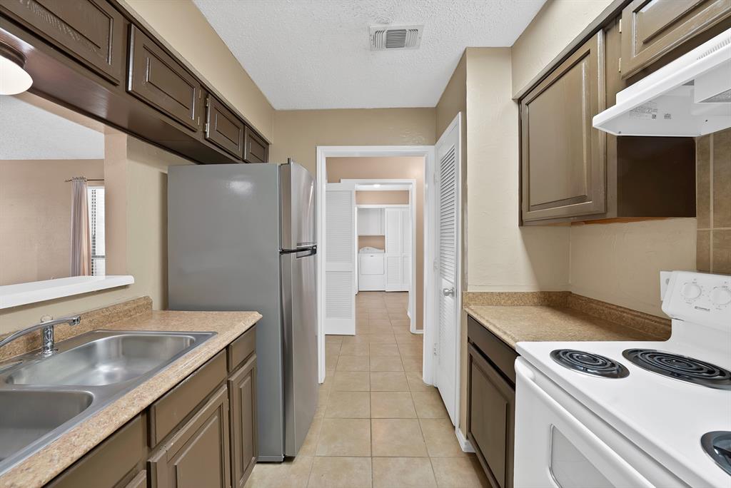 Cedar Place Garden Condminium - Residential