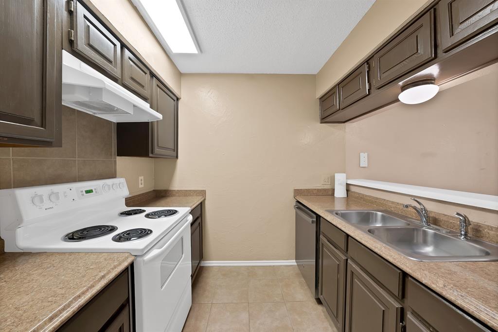 Cedar Place Garden Condminium - Residential