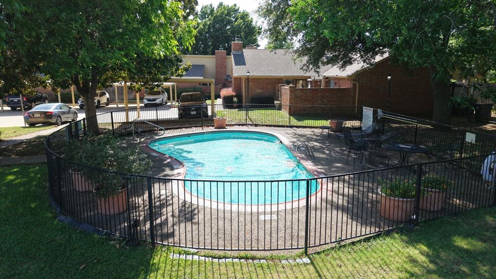 Cedar Place Garden Condminium - Residential