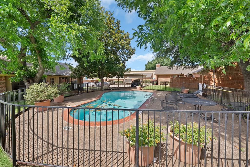 Cedar Place Garden Condminium - Residential