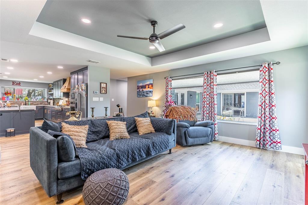 La Vista Grande Ests - Residential