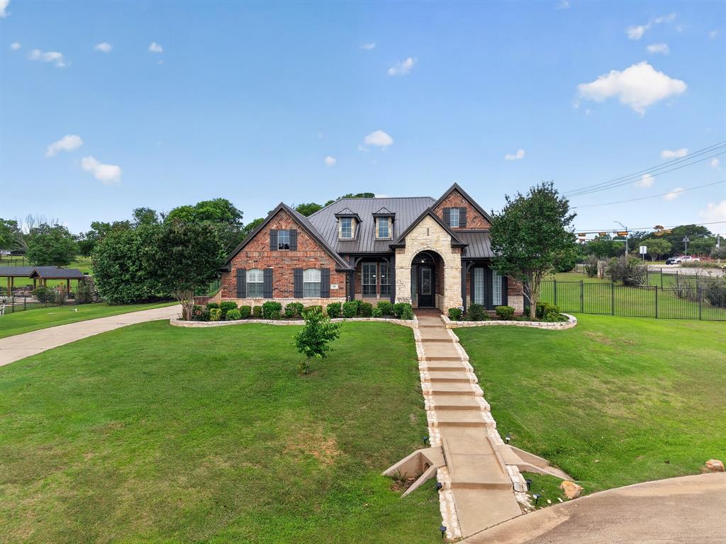 102 W Carruth Lane