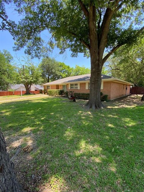 1203 Springbrook Circle DeSoto TX 75115