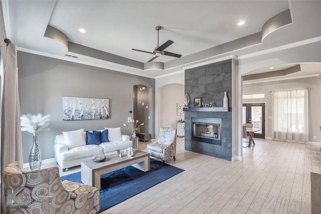 2401 Savanah Oaks Bend