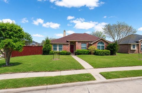 Photo of 4822 Mize Court, Rowlett, TX 75088 (MLS # 21268515)